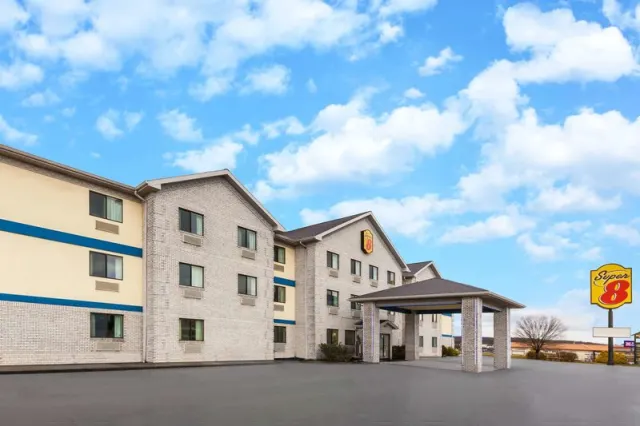 Super 8 by Wyndham Uniontown PA, Uniontown