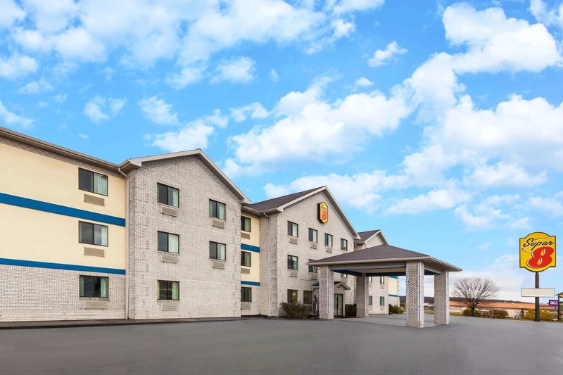 Super 8 by Wyndham Uniontown PA - photo 1