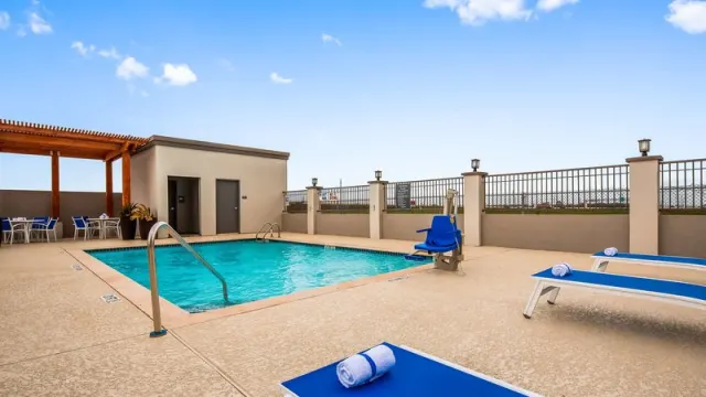 Best Western Plus Waller Hotel - foto 2