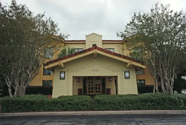 La Quinta Inn by Wyndham Pensacola - photo 2