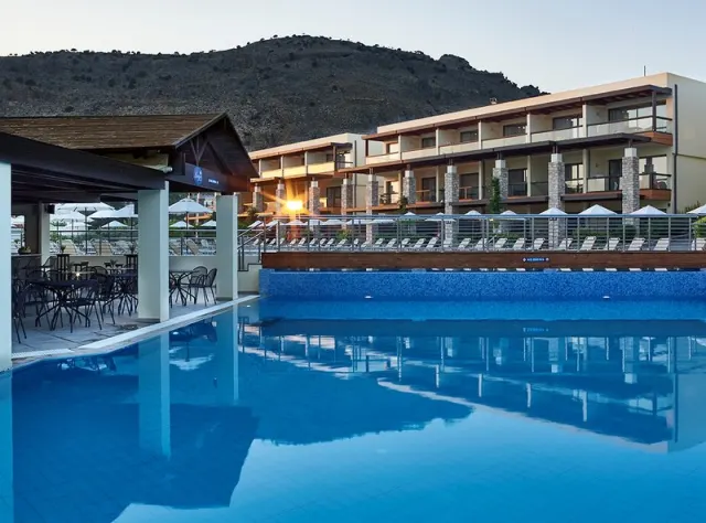 Island Blue Hotel - photo 3