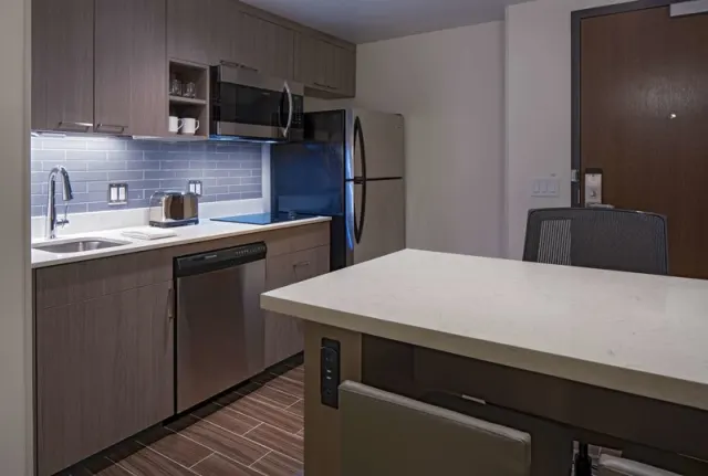 Hyatt House Indianapolis / Downtown - photo 4