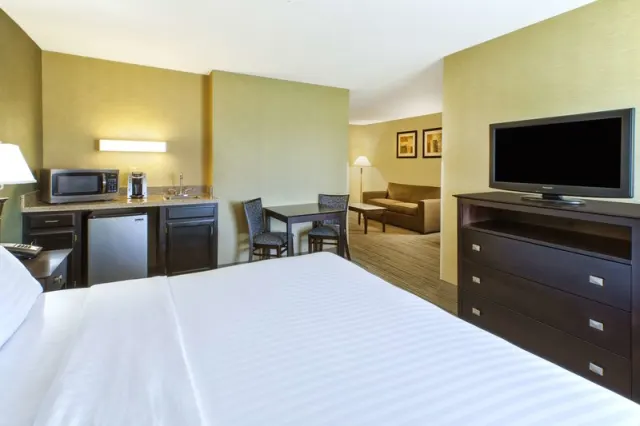Country Inn  Suites by Radisson Benton HarborSt Joseph MI - photo 3