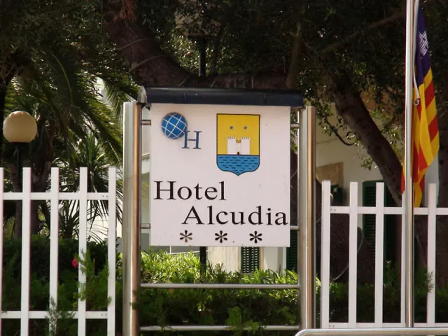 Eix Alcudia Hotel - photo 2