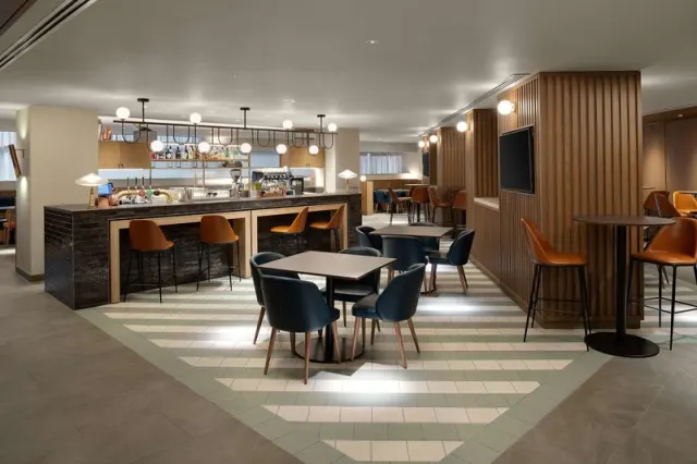 Hilton London Metropole - photo 2