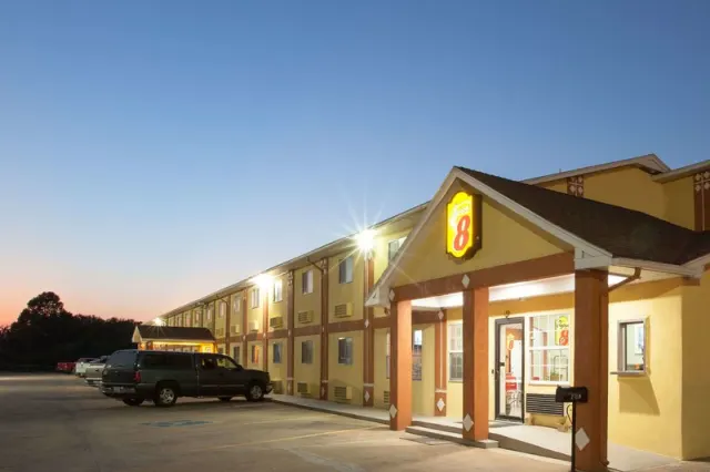 Super 8 by Wyndham Chickasha, Chickasha