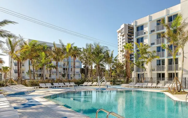 Plunge Beach Resort - photo 4