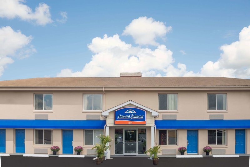 Howard Johnson by Wyndham Springfield - photo 1