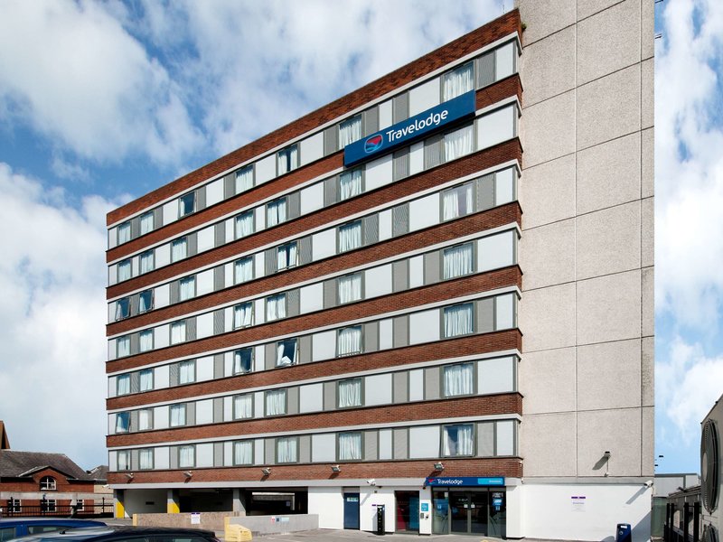 Travelodge Altrincham Central - photo 1