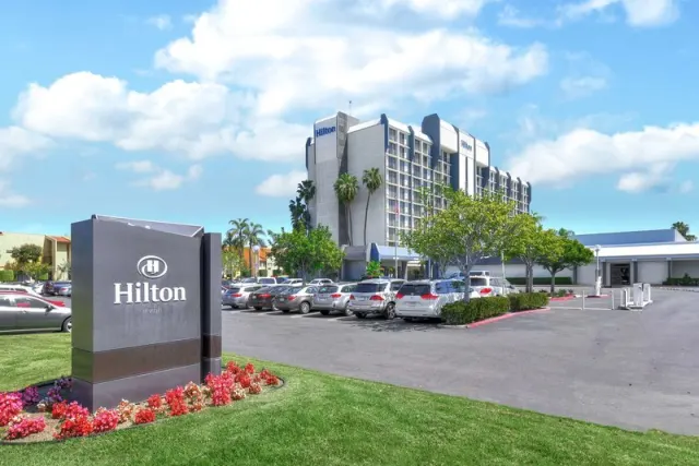 Hilton Irvine/Orange County Airport - photo 4