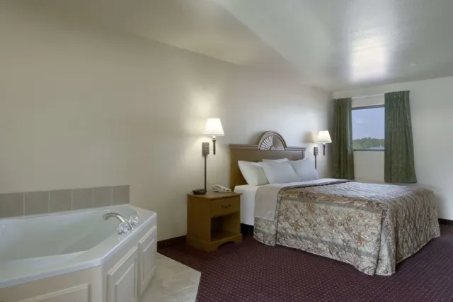 Days Inn by Wyndham Centre, Alabama