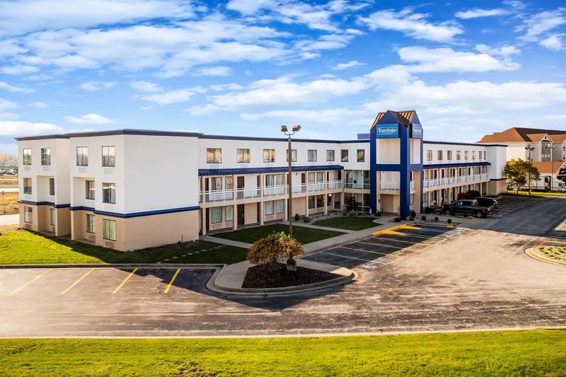 Travelodge by Wyndham Fort Wayne North - photo 1