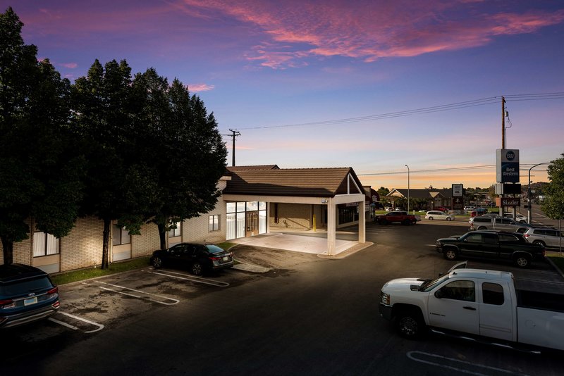 Best Western Town  Country Inn - photo 1