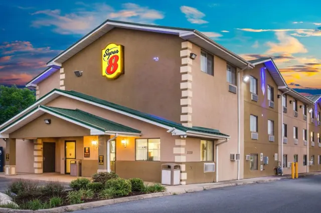 Super 8 by Wyndham Harrisonburg, Harrisonburg