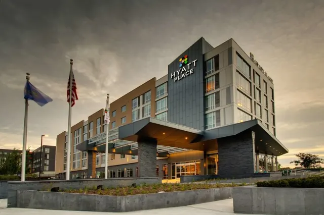 Hyatt Place Milwaukee Downtown - photo 3