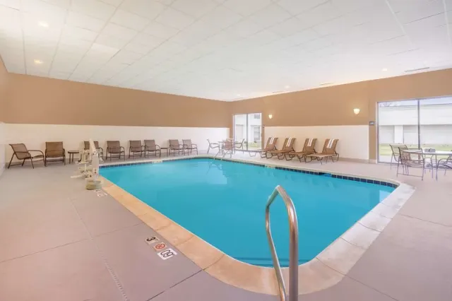 Hampton Inn Terre Haute - photo 4