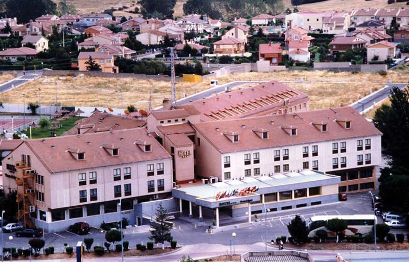 Hotel Puerta de Segovia - photo 1