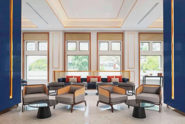Radisson Hotel Chateau de Bangkok - photo 4