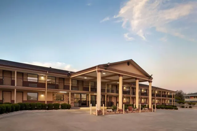 Days Inn by Wyndham Paris - photo 3