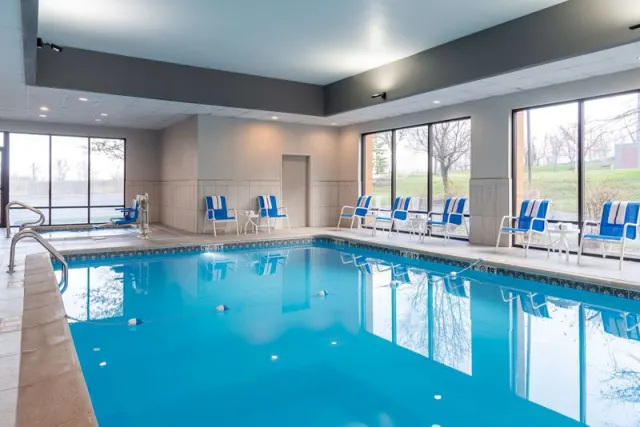 Hampton Inn & Suites Kansas City-Country Club Plaza - photo 3