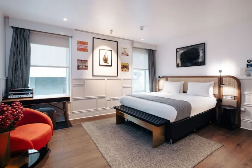 Leicester House - photo 1