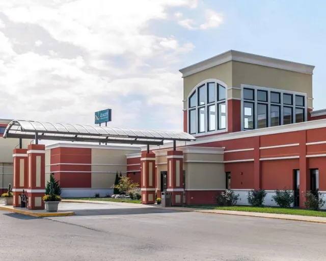 Quality Inn & Suites Conference Center - foto 2