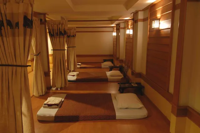 Bossotel Inn Bangkok - photo 4