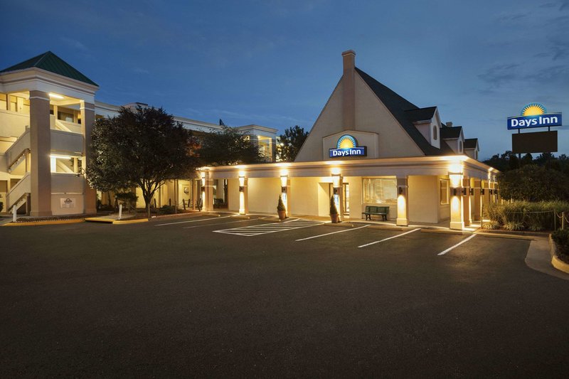 Days Inn by Wyndham Alexandria - photo 1