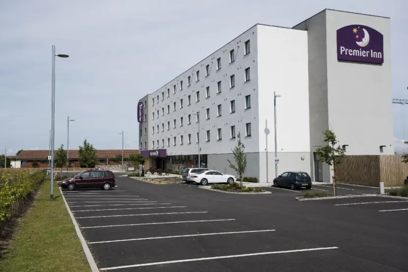 Premier Inn Aberdeen Airport (Dyce) Hotel - photo 1