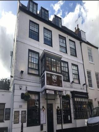 The Crown And Cushion - รูปภาพที่ 2