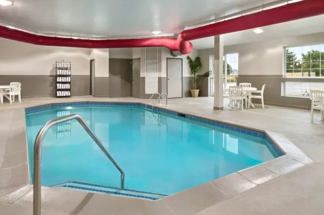 Country Inn  Suites by Radisson Manteno IL - photo 3