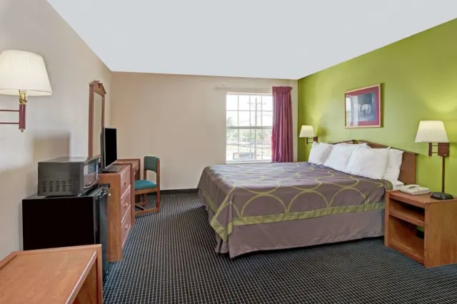 Super 8 by Wyndham LouisvilleExpo Center - photo 3