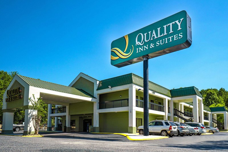 Quality Inn & Suites at Six Flags - photo 1