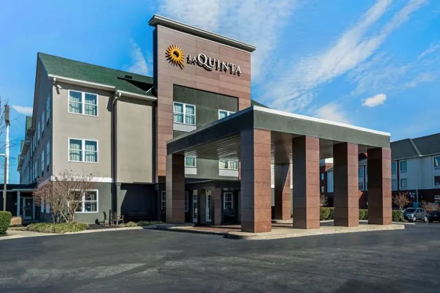 La Quinta Inn Suites by Wyndham Lebanon, Tennessee