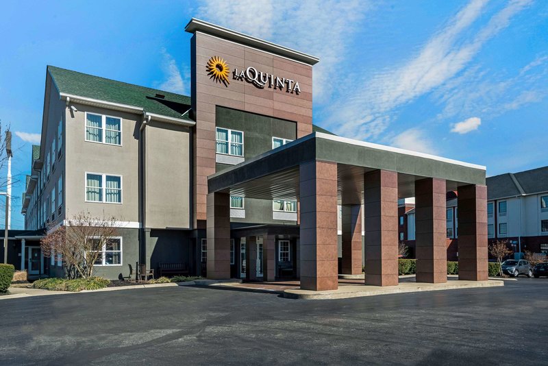 La Quinta Inn  Suites by Wyndham Lebanon - photo 1