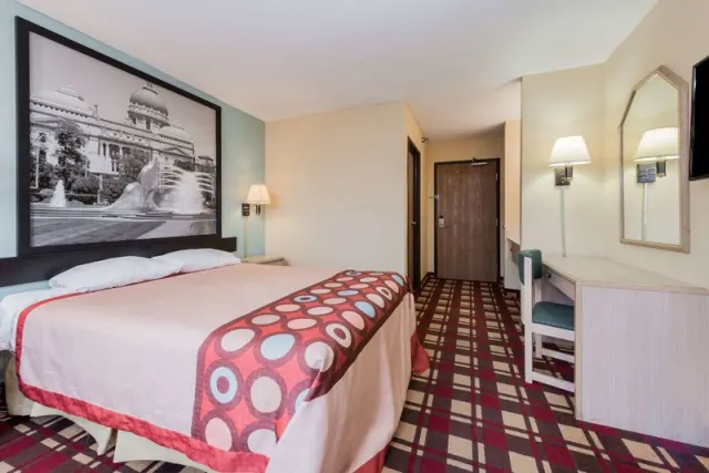 Super 8 by Wyndham Martinsville - photo 3