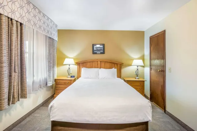 Clarion Hotel & Suites - fotoğraf 2