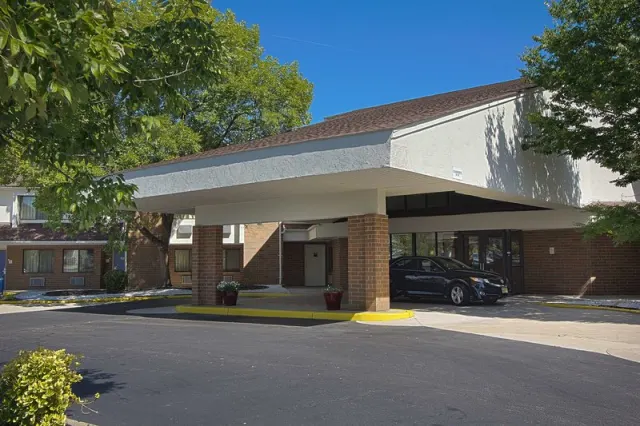 Motel 6 East Brunswick, East Brunswick