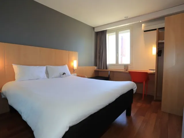 ibis Aurillac - photo 4