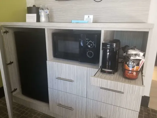 Best Western InnSuites Phoenix Hotel & Suites - photo 4