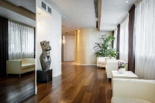 Base Hotel - photo 4