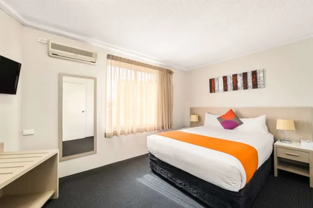 Quality Inn City Centre - photo 3