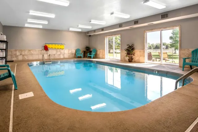 Econo Lodge Shelbyville - photo 4