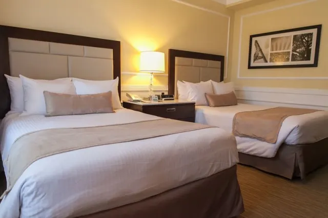 The Pickwick Hotel - photo 2