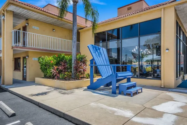 Howard Johnson Port Richey - photo 3