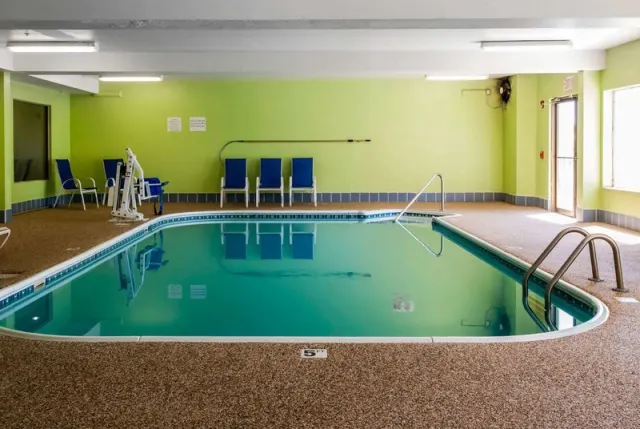 Sleep Inn & Suites - photo 4