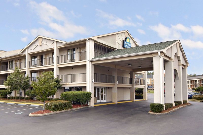 Days Inn & Suites by Wyndham Mobile - foto 1
