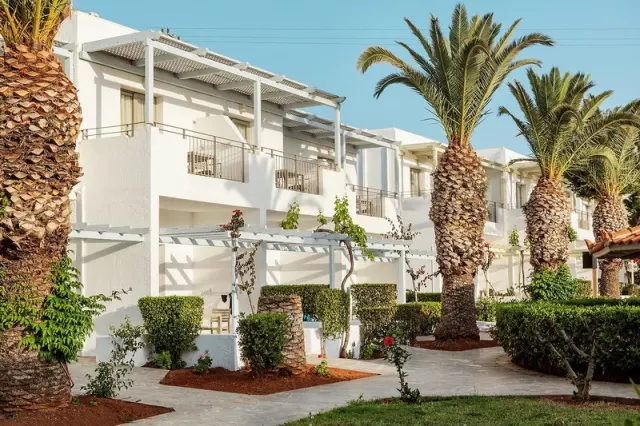 Marina Beach Motel - photo 2