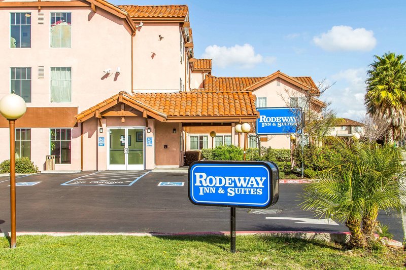 Rodeway Inn & Suites - 사진 1