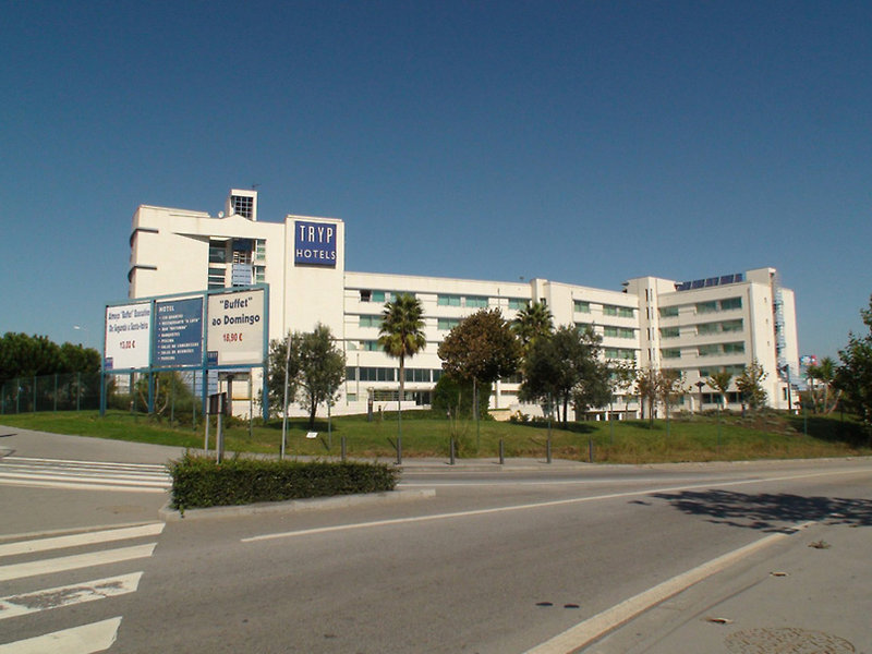 TRYP by Wyndham Porto Expo Hotel - photo 1